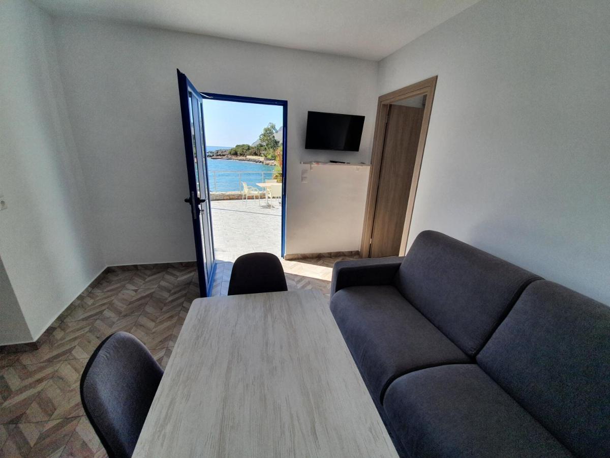 Edem House Finikas Loutro